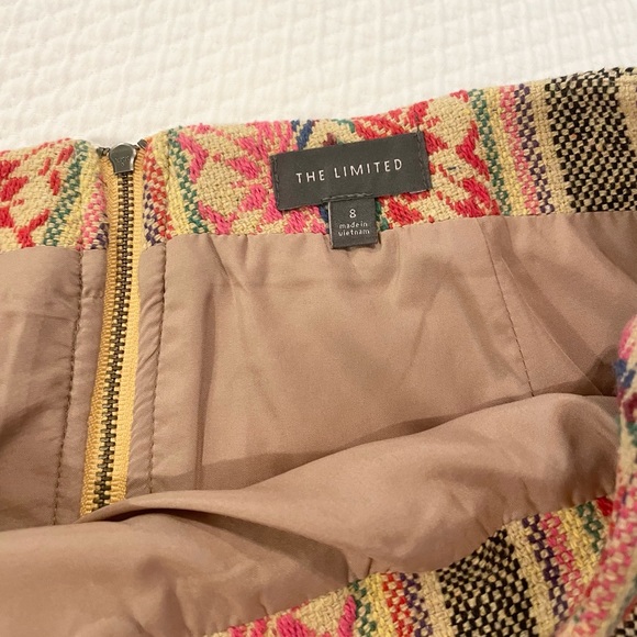 The Limited tribal print mini skirt. Sz 8 - Picture 2 of 3